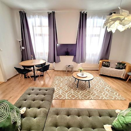 Apartment Emma - Old Town Братислава Екстериор снимка