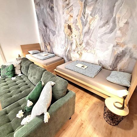 Apartment Emma - Old Town Братислава Екстериор снимка