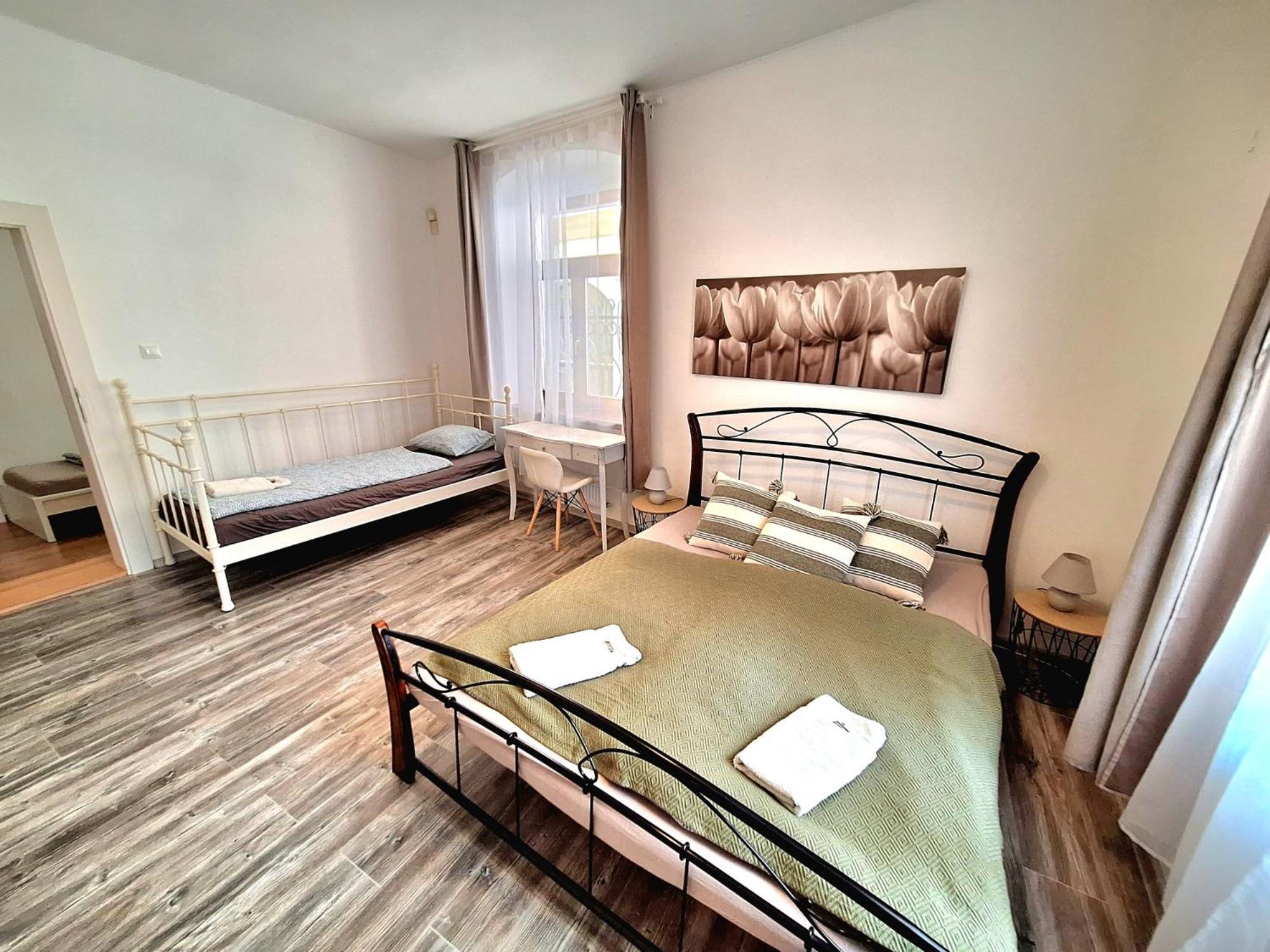 Apartment Emma - Old Town Братислава Екстериор снимка