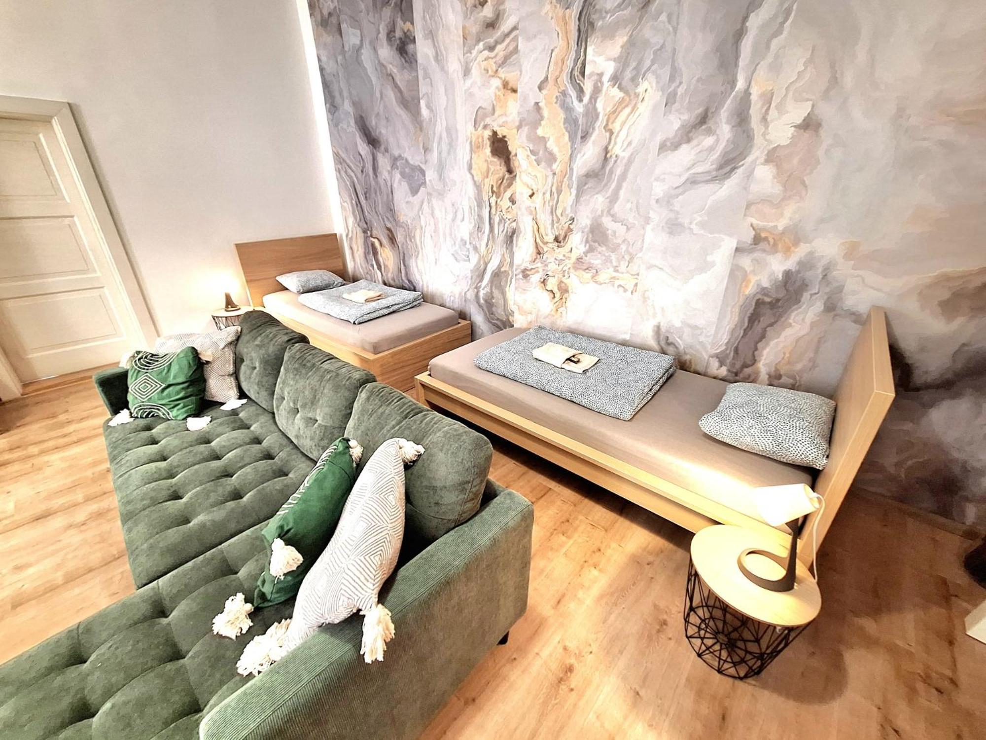 Apartment Emma - Old Town Братислава Екстериор снимка