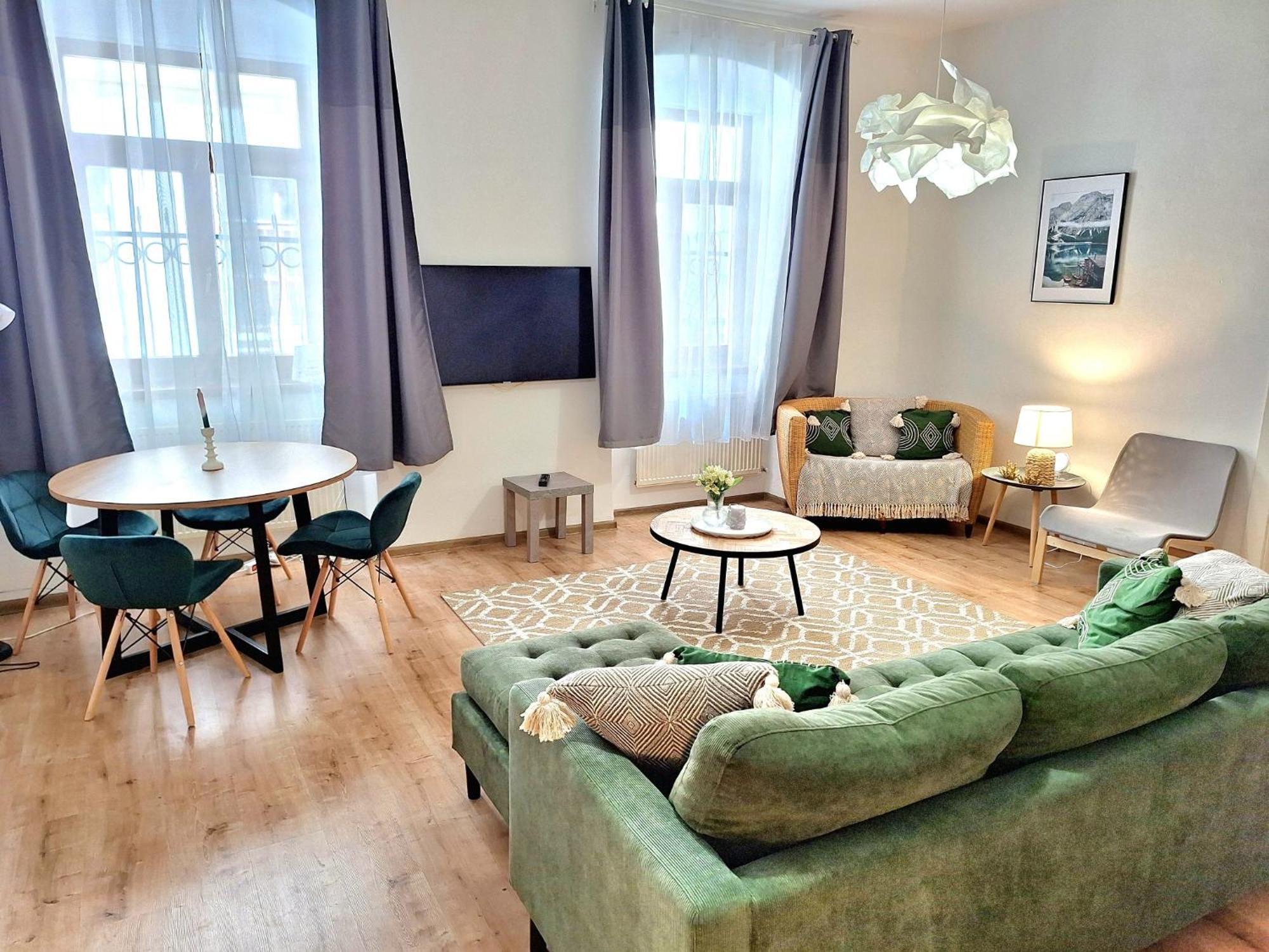 Apartment Emma - Old Town Братислава Екстериор снимка