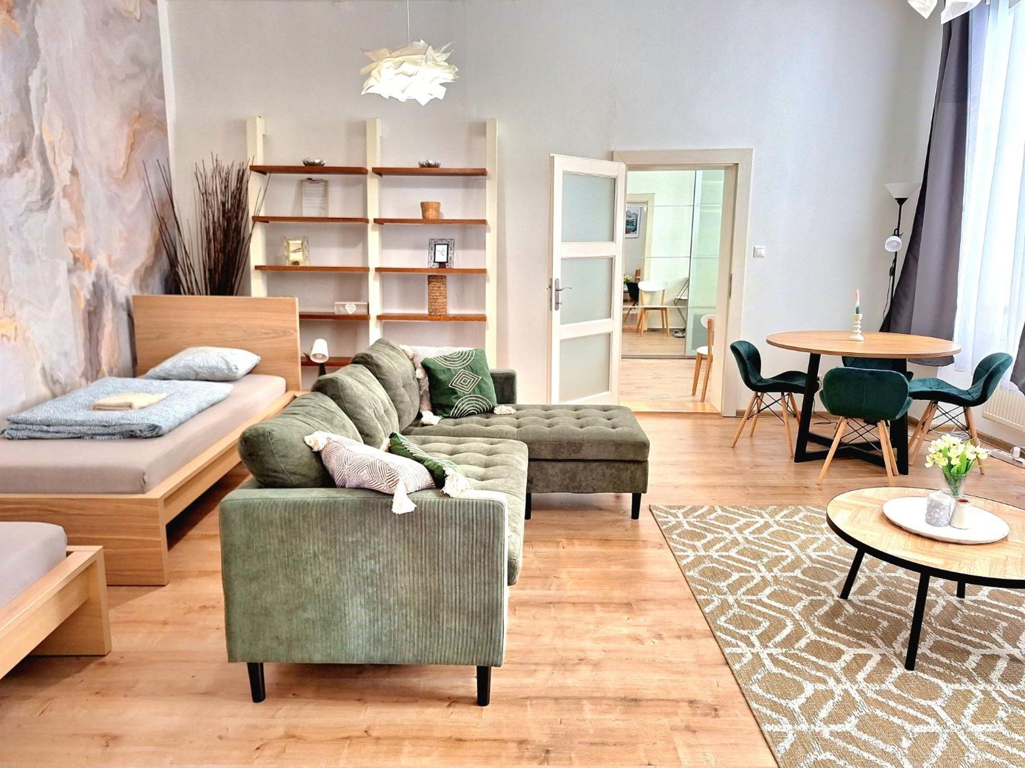 Apartment Emma - Old Town Братислава Екстериор снимка